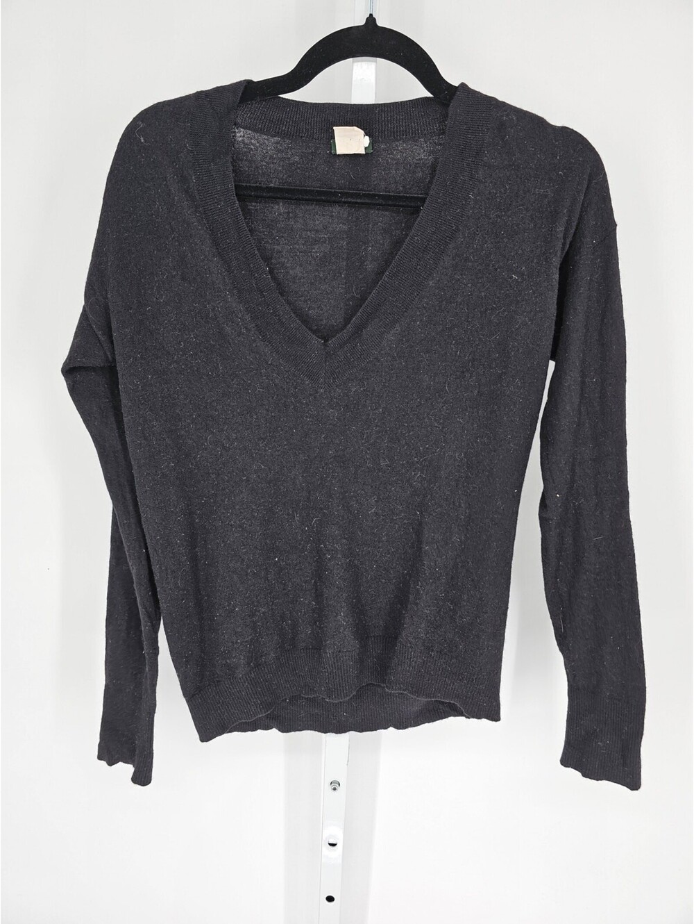 J Crew Womens Sz M 100% Wool V Neck Pullover Sweater Solid Black